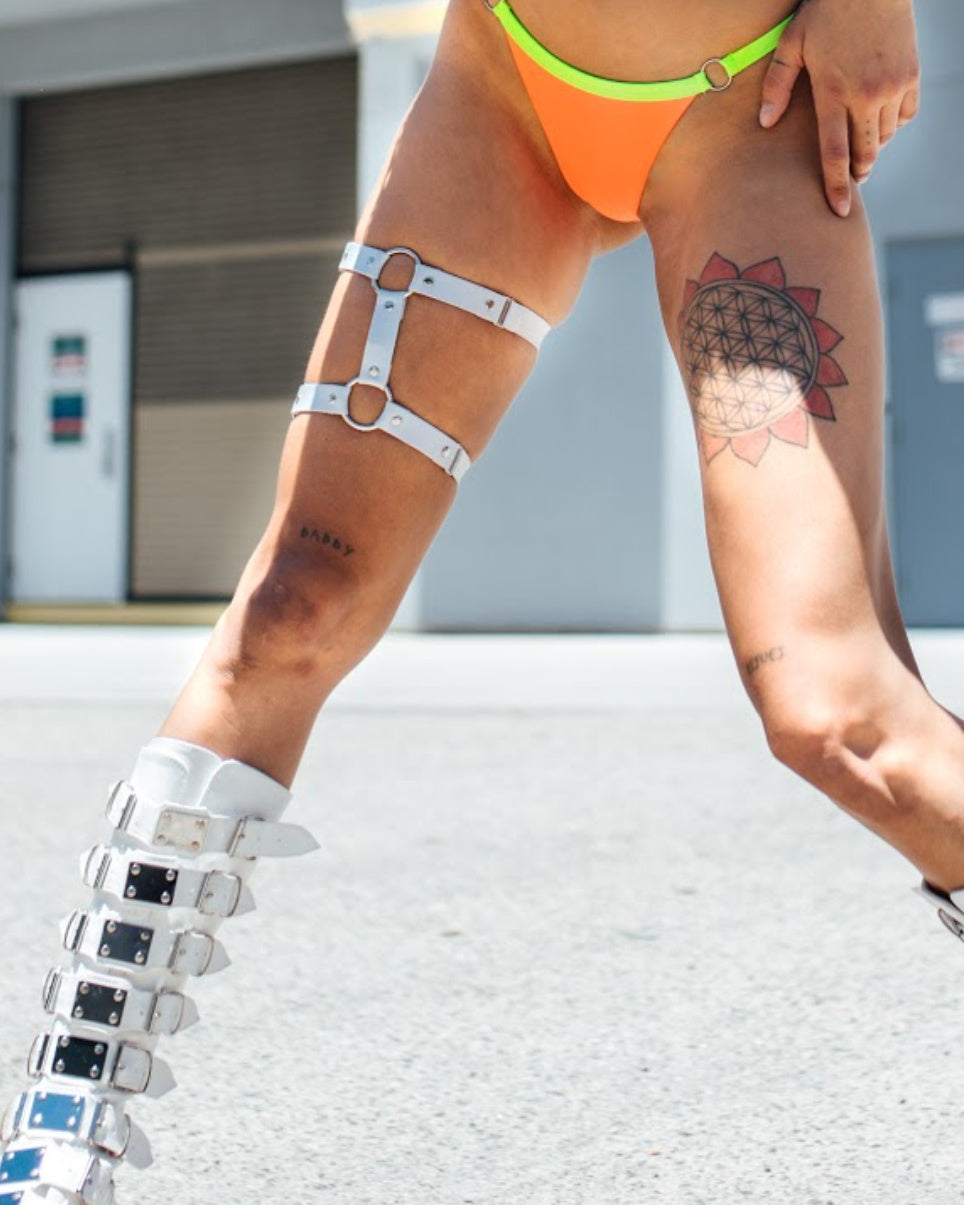 1pc Miss Behaved Dual-Strap Faux Leather O-Ring Leg Garter - Rave Wonderland