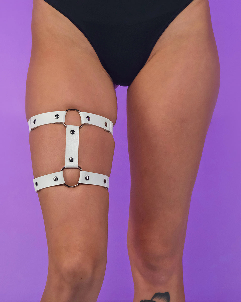 1pc Miss Behaved Dual-Strap Faux Leather O-Ring Leg Garter - Rave Wonderland