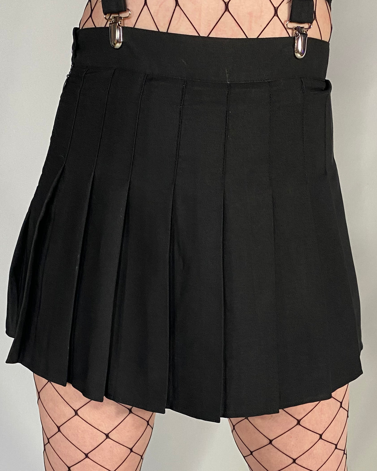 Basic Black Pleated Skirt - Rave Wonderland