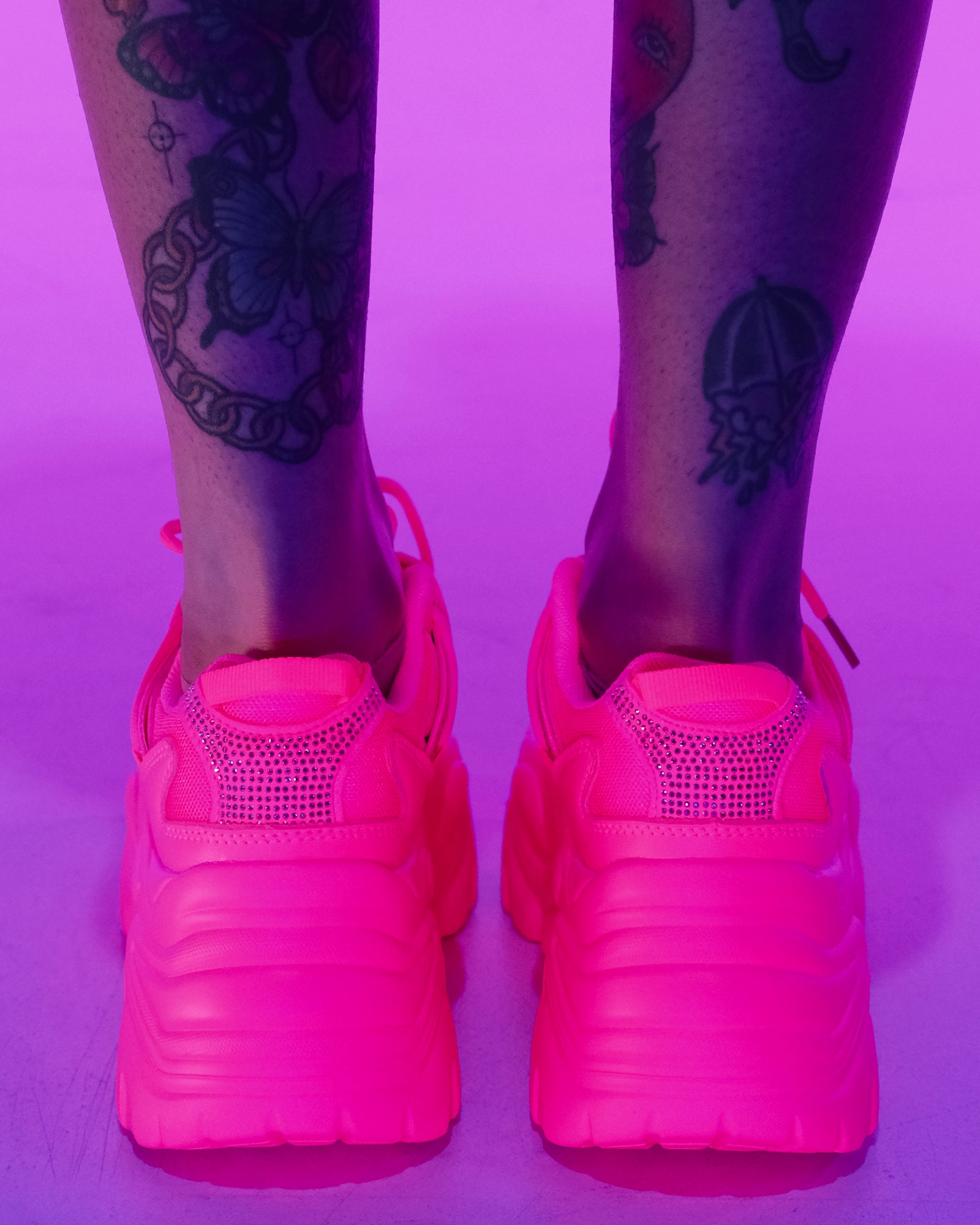 Sneakers hot pink discount